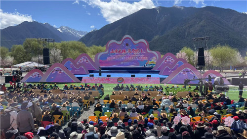 西藏林芝二十三届桃花节开幕