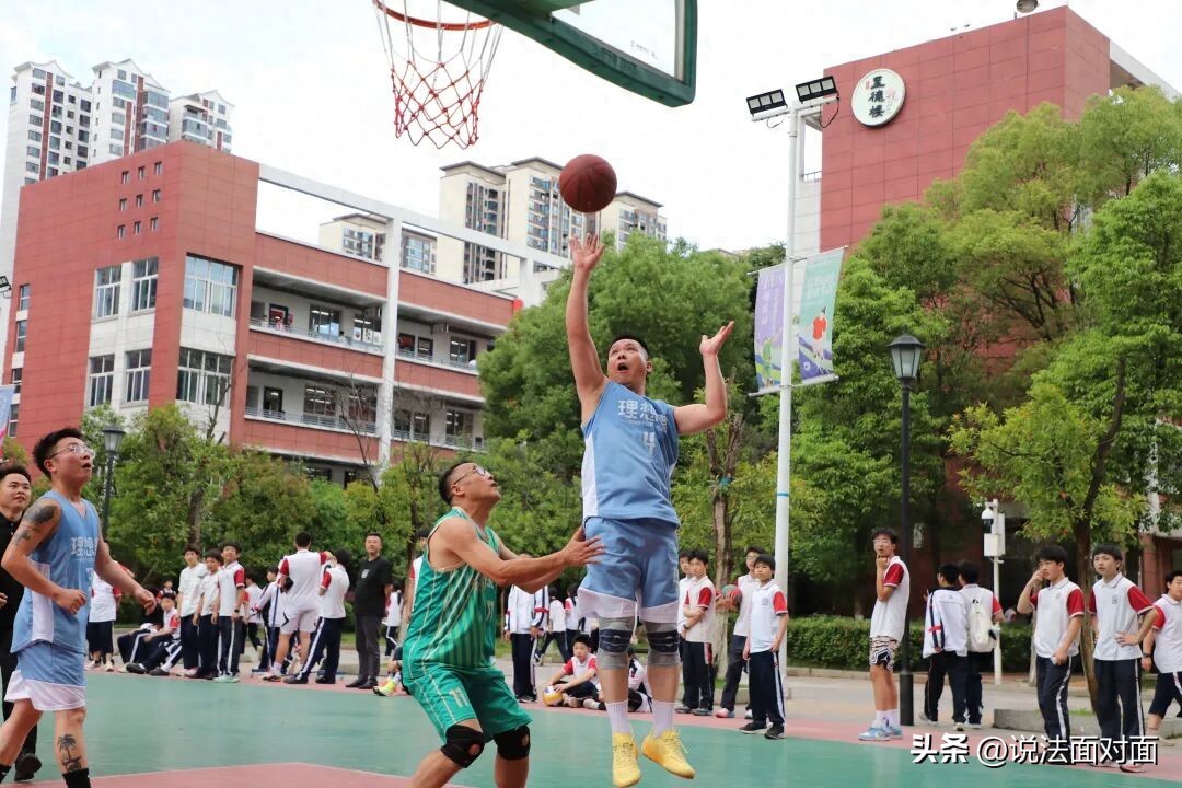 打球被恶意违体致伤，裁判吹罚违体，能找对方赔钱吗？